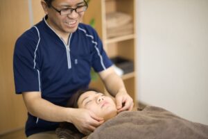 顔の歪みに対する施術